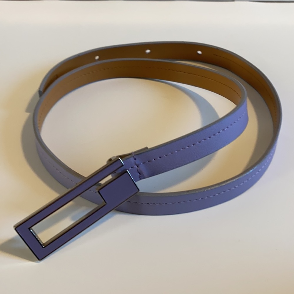 ✨NEW✨GUESS LAVENDER LEATHER BELT. EARLY 2000s ITEM